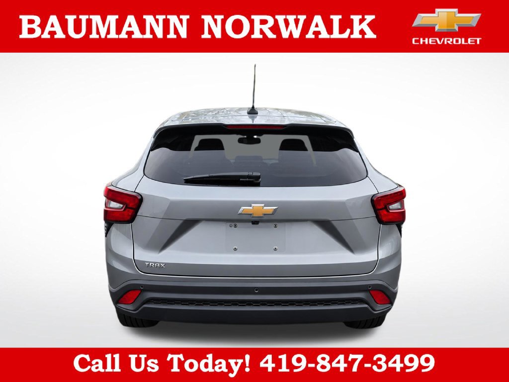 Used 2024 Chevrolet Trax LS w/ LS Convenience Package FWD image 13