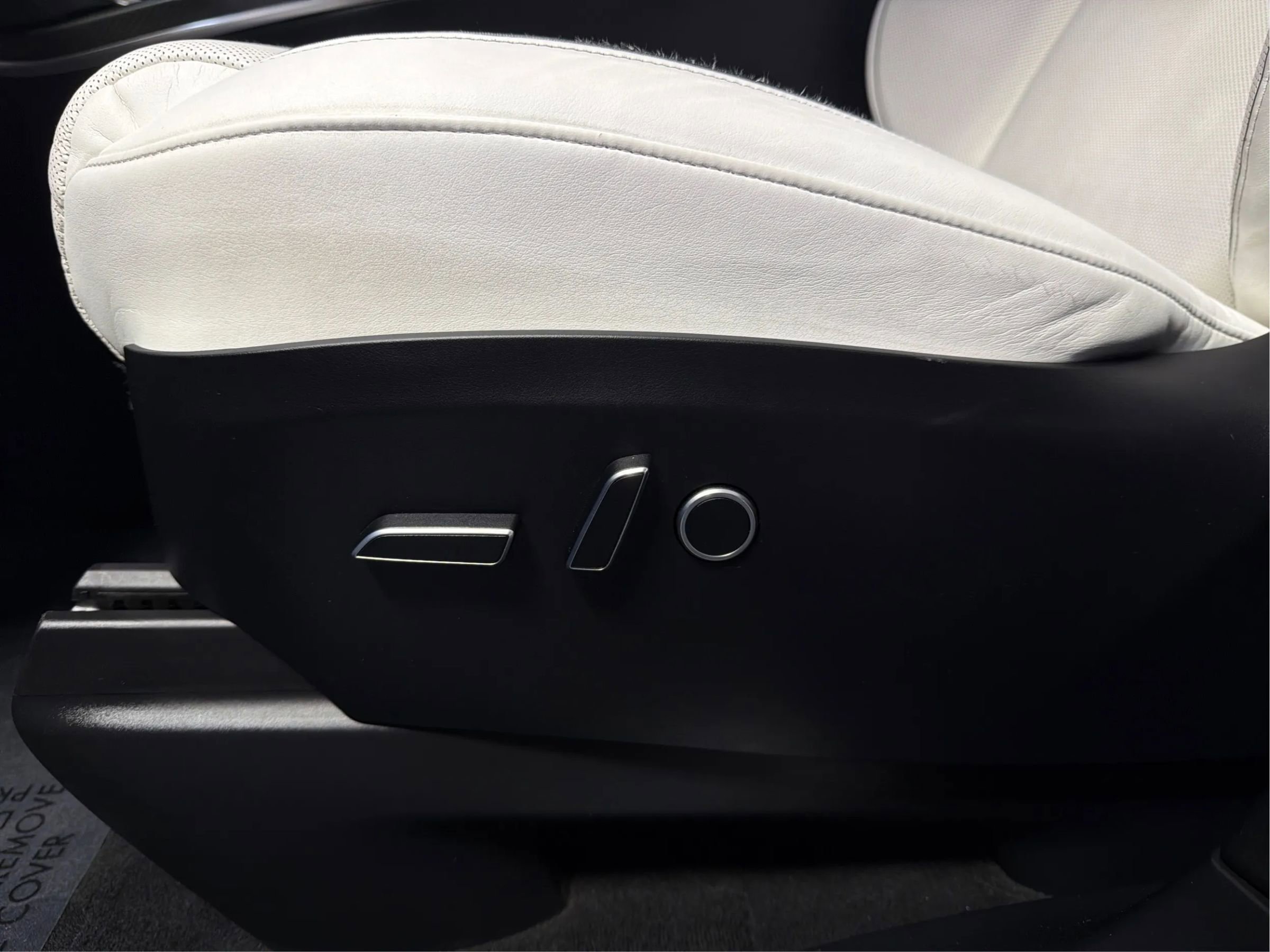 Used 2022 Tesla Model X Plaid image 14