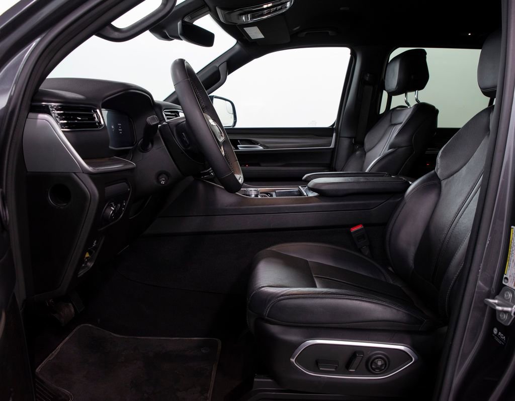 Used 2024 Jeep Wagoneer L Series III w/ Flexible Seating Group image 10