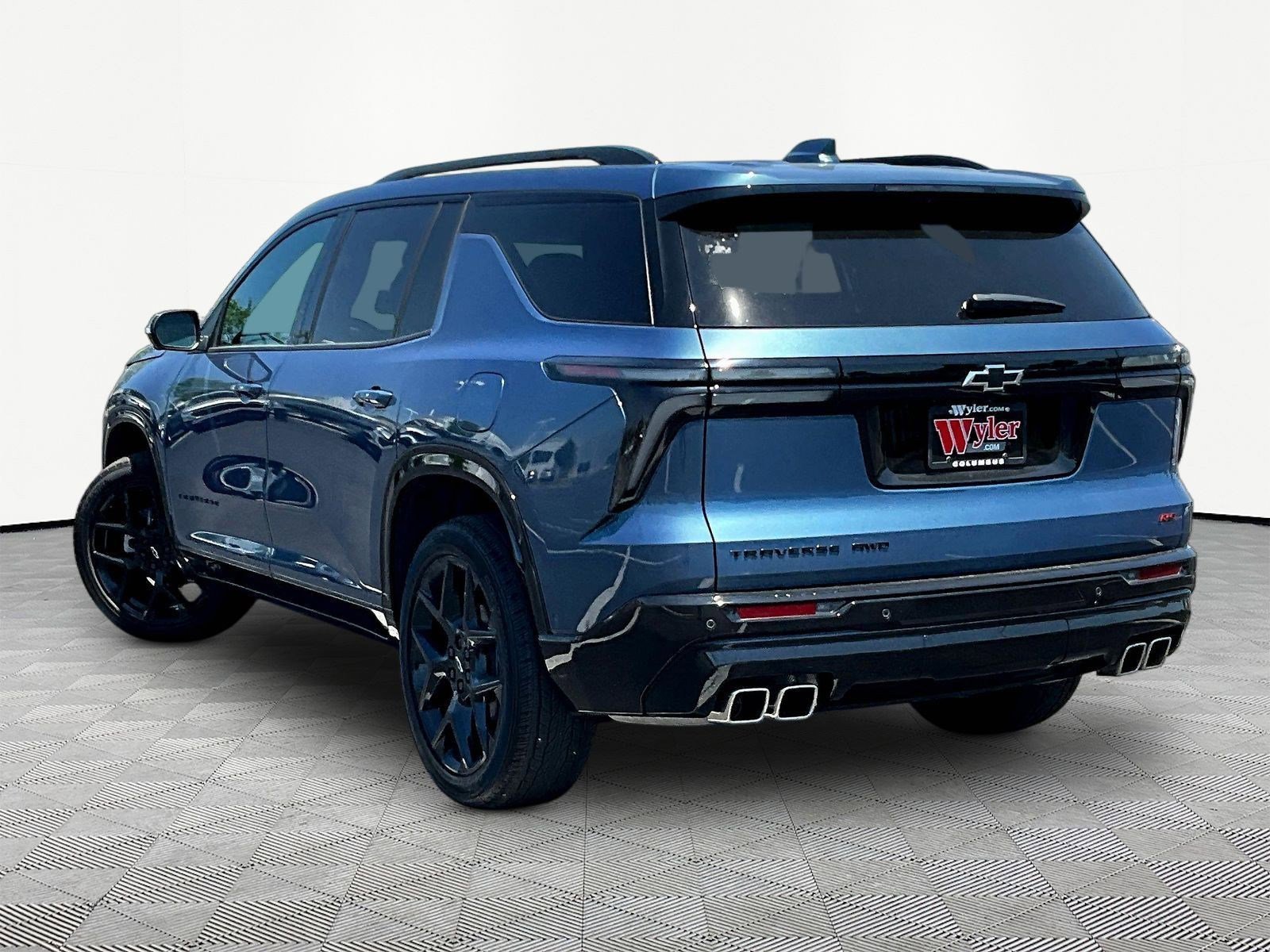 Used 2026 Chevrolet Traverse RS w/ LPO, Floor Liner Package AWD/4WD image 4