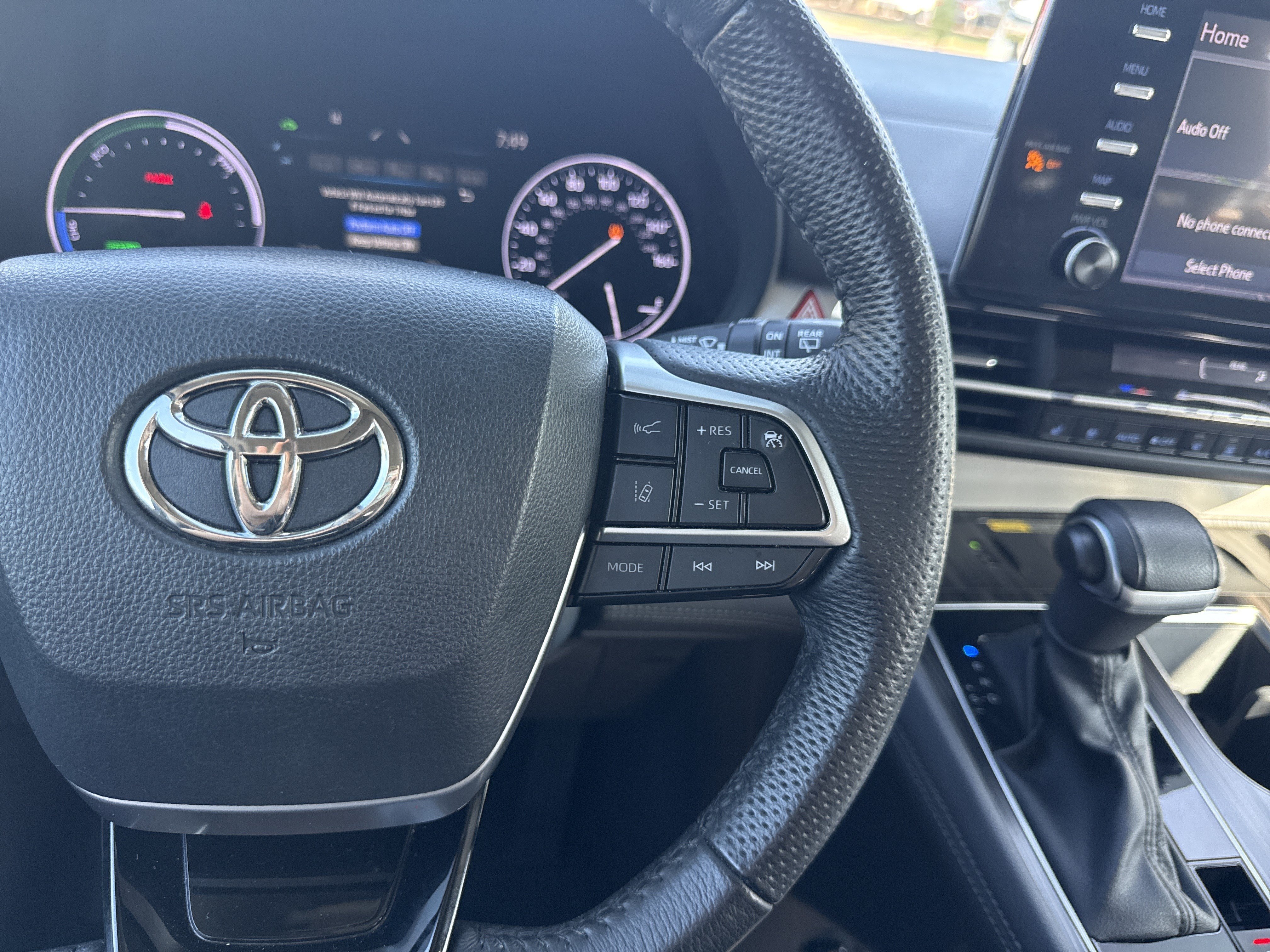 Used 2023 Toyota Sienna Limited FWD image 20