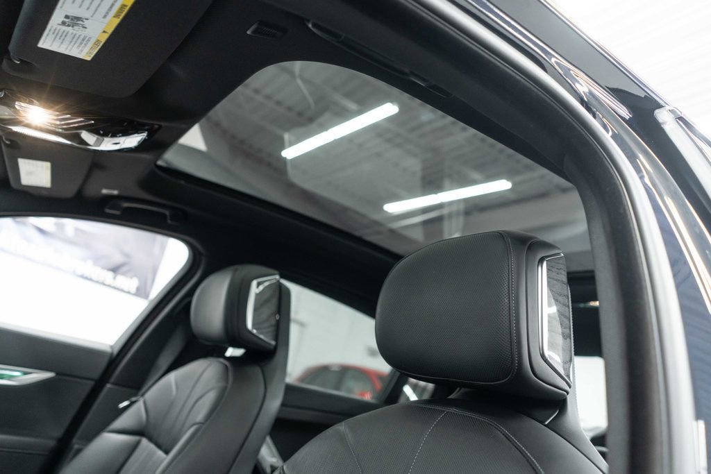 Used 2024 BMW 740i xDrive image 11