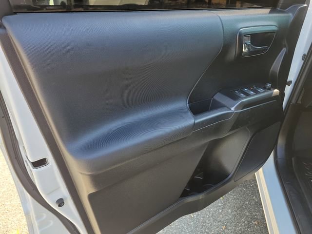 Used 2022 Toyota Tacoma TRD Sport w/ Technology Package image 19