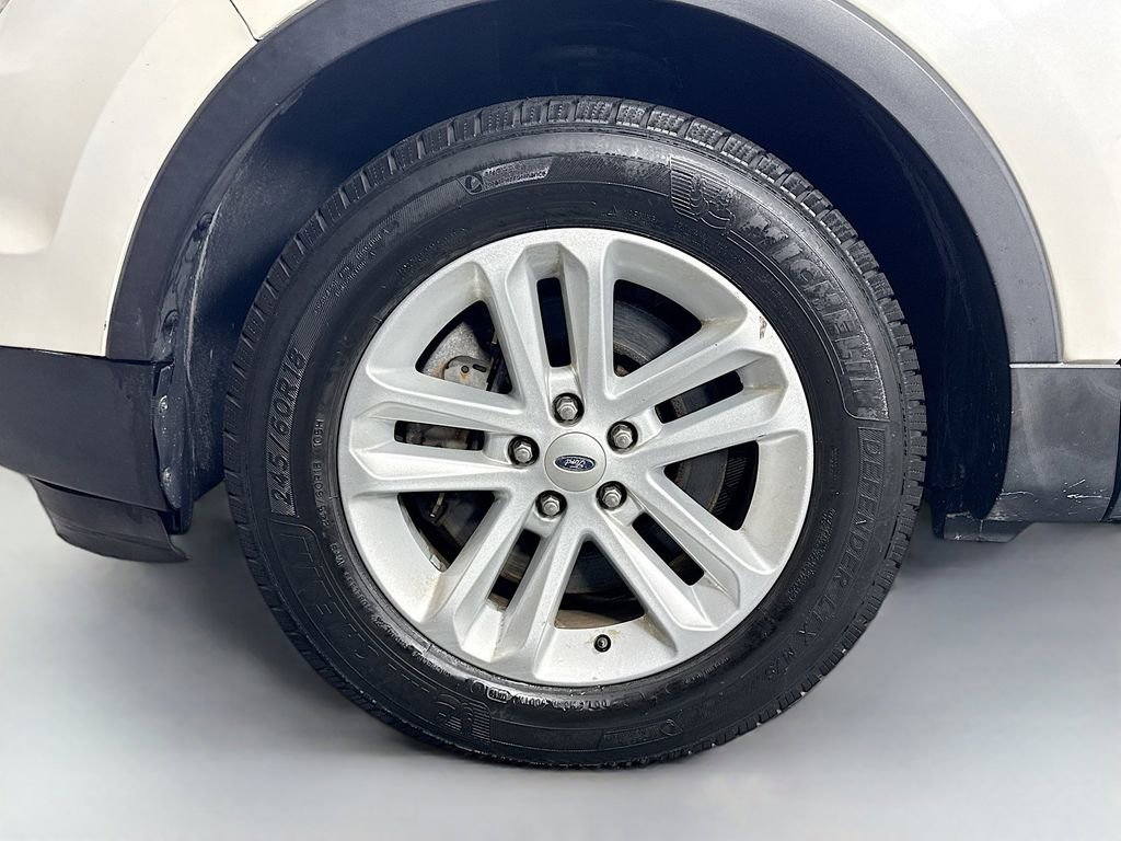 Used 2014 Ford Explorer XLT w/ Equipment Group 202A AWD/4WD image 32