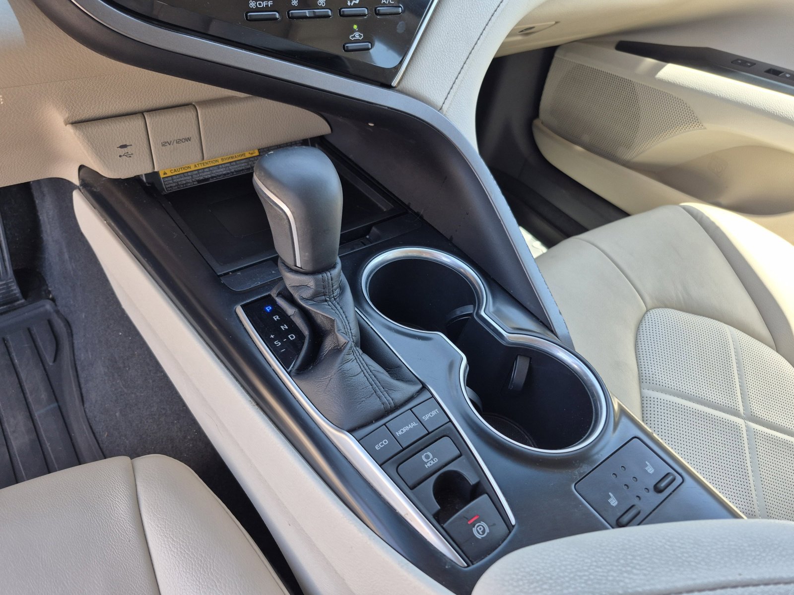 Used 2018 Toyota Camry XLE w/ Driver Assist Package FWD image 12