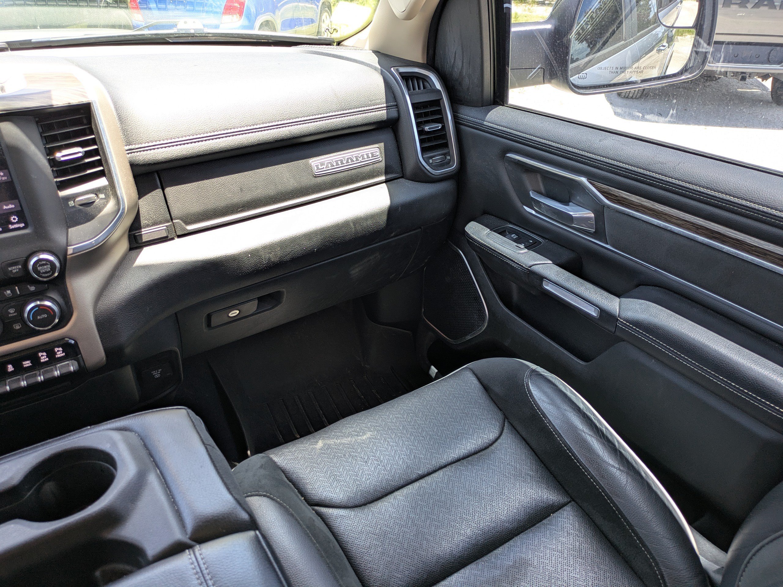 Used 2019 RAM 1500 Laramie AWD/4WD image 15