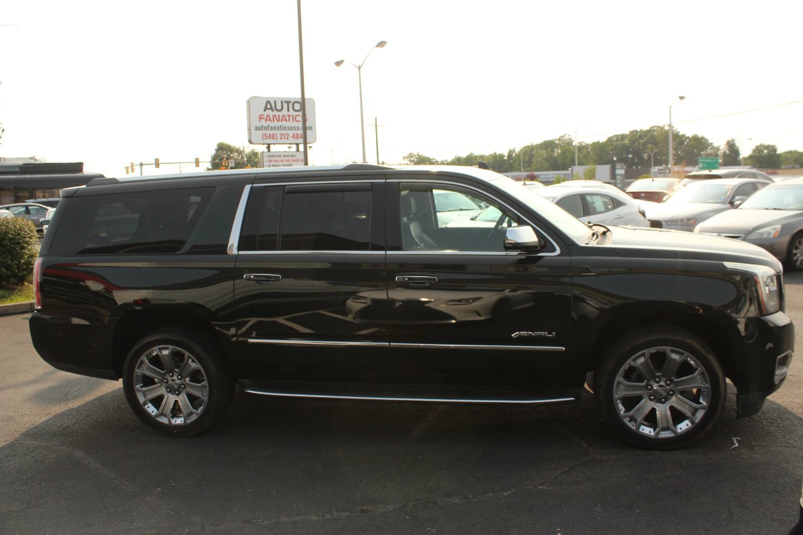 Used 2016 GMC Yukon XL Denali w/ Open Road Package AWD/4WD image 10