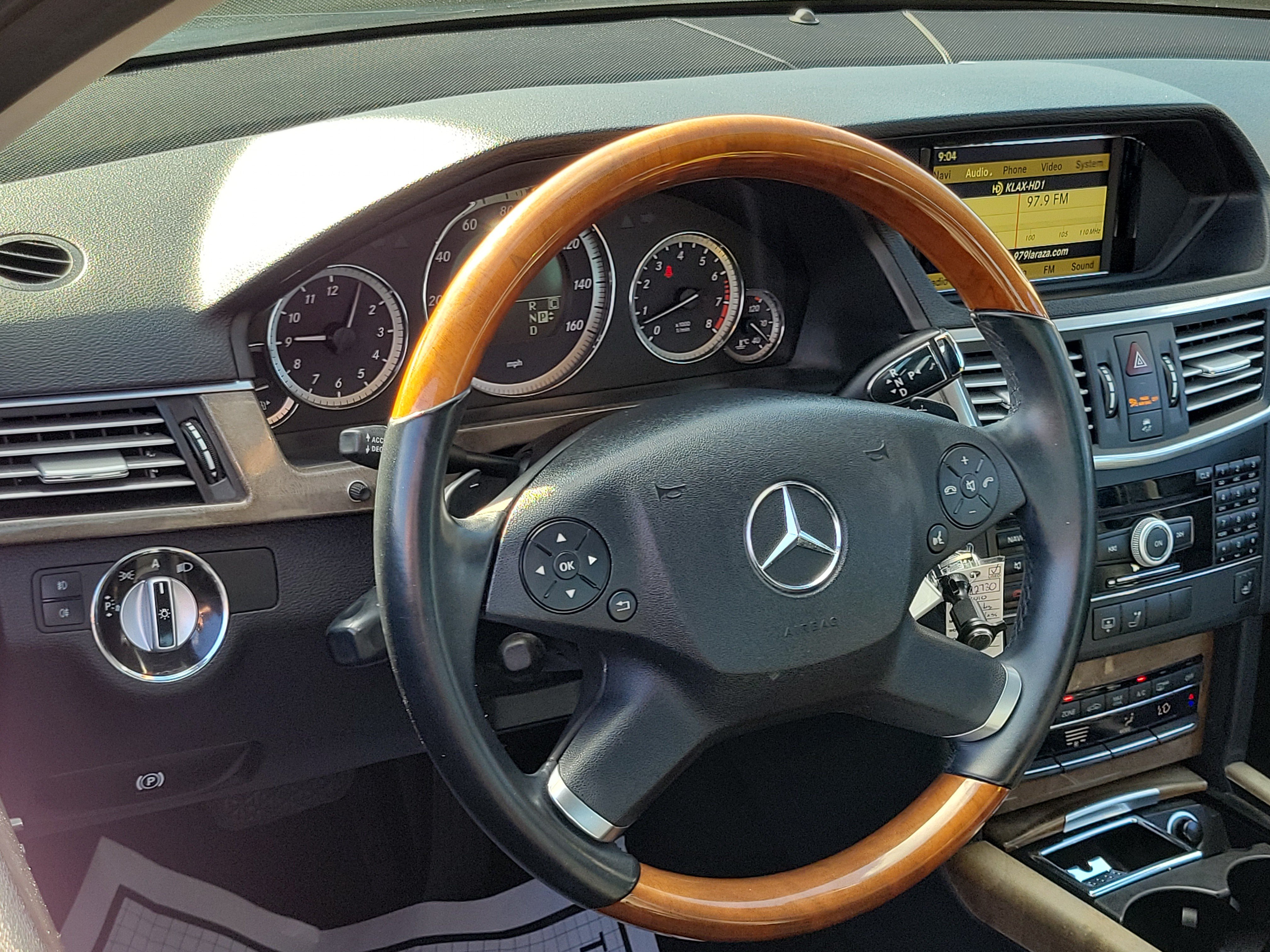 Used 2010 Mercedes-Benz E 350 Sedan image 9