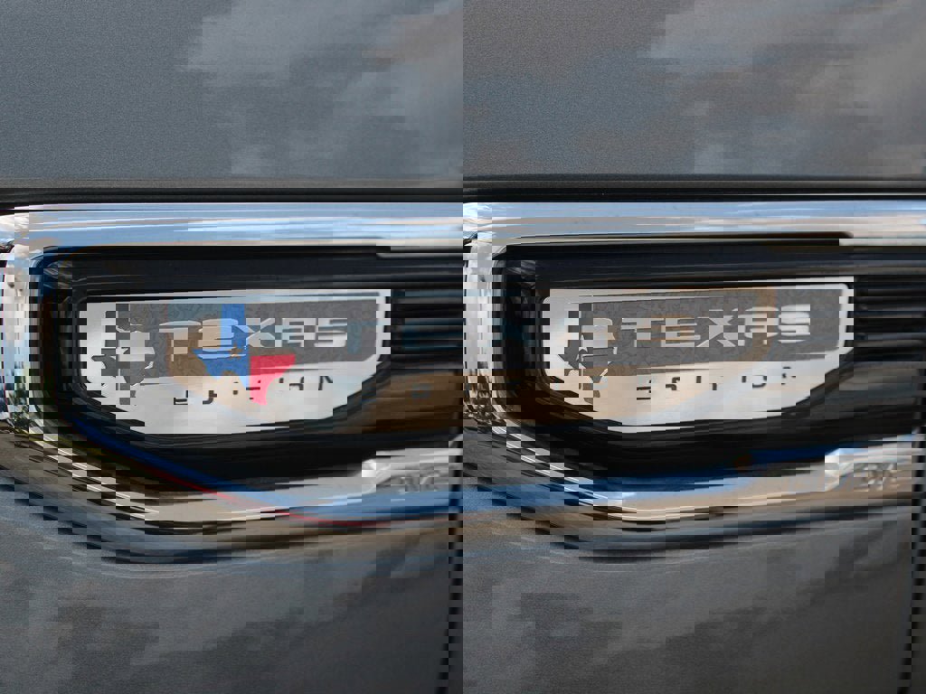 Used 2022 GMC Sierra 1500 SLT image 16