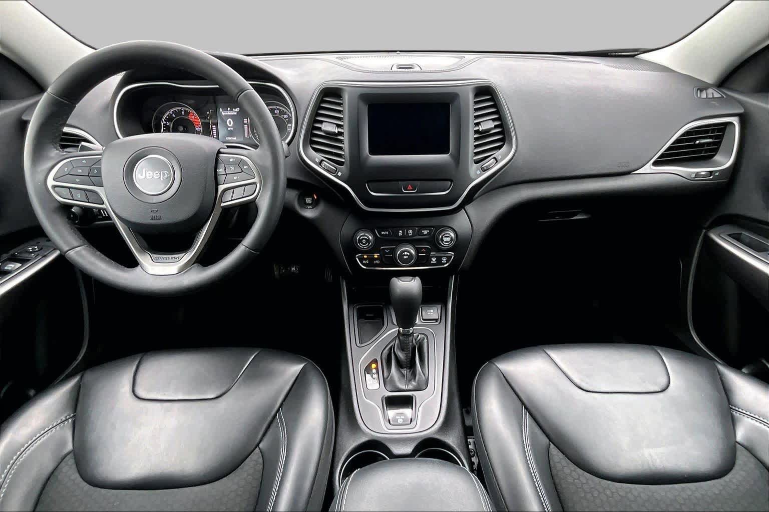 Used 2019 Jeep Cherokee Latitude Plus FWD image 15