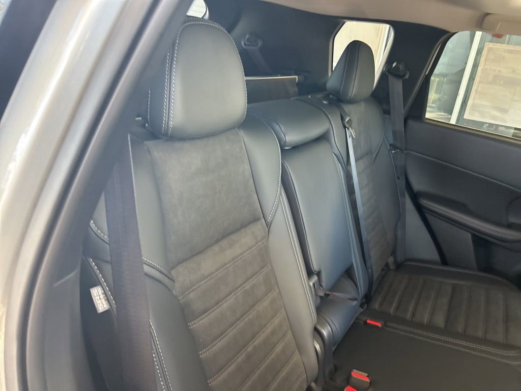 New 2026 Mitsubishi Outlander SE image 27