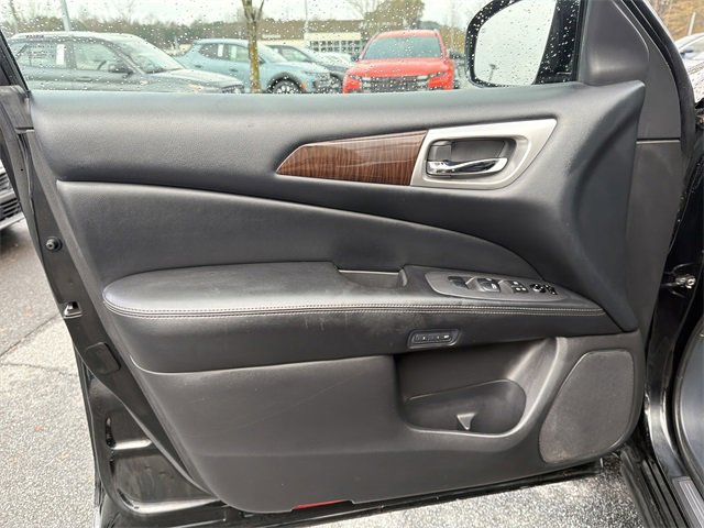 Used 2013 Nissan Pathfinder SL w/ Trailer Tow Pkg image 10