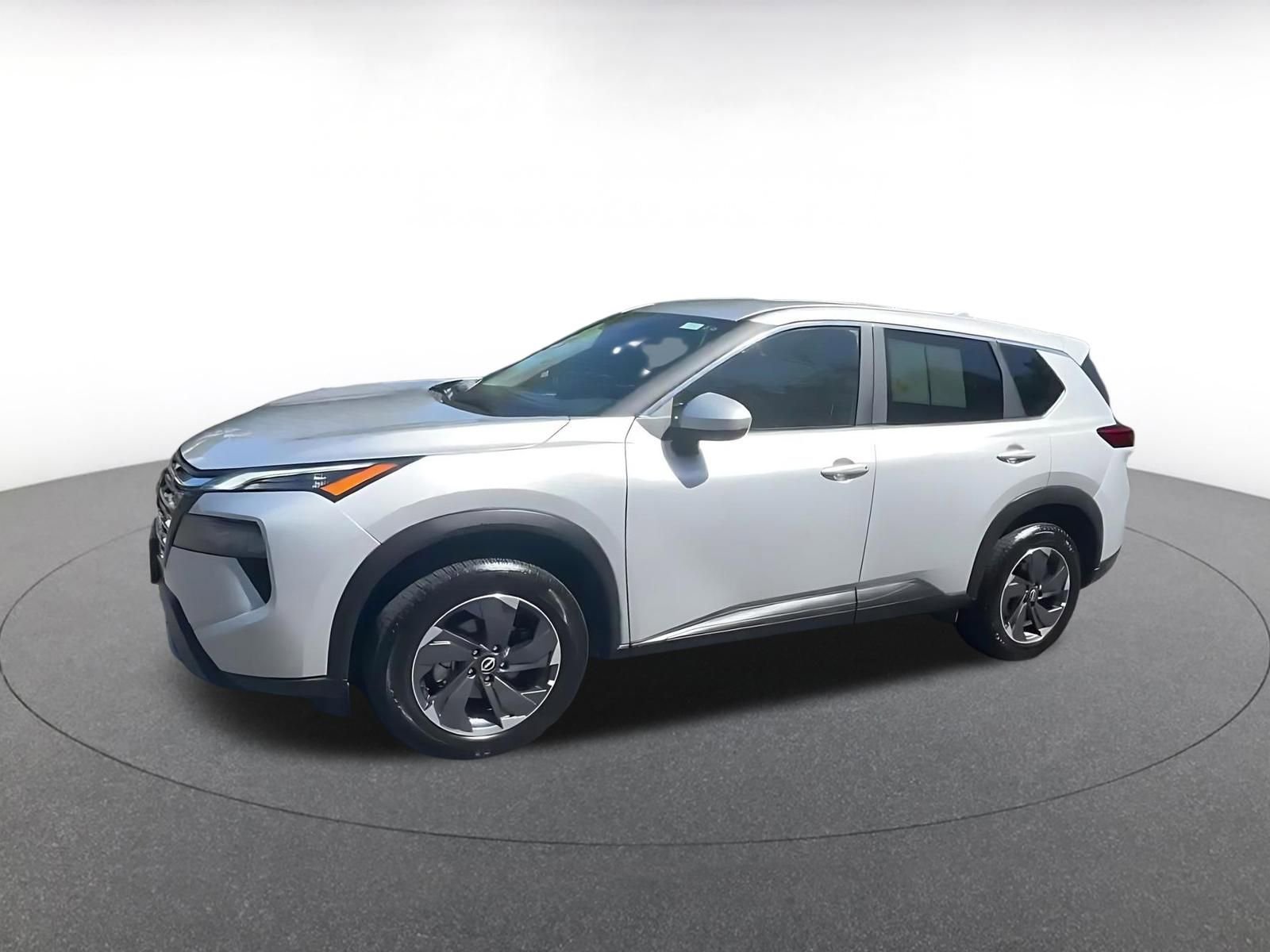 Used 2025 Nissan Rogue SV image 8