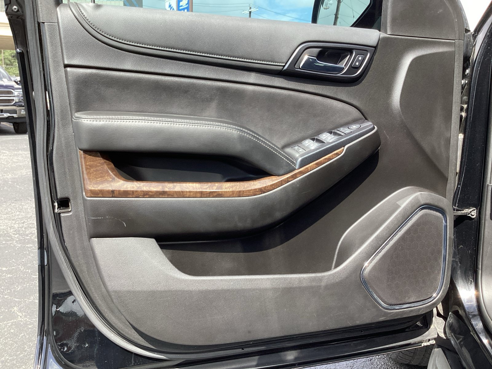 Used 2020 Chevrolet Tahoe LS RWD image 28