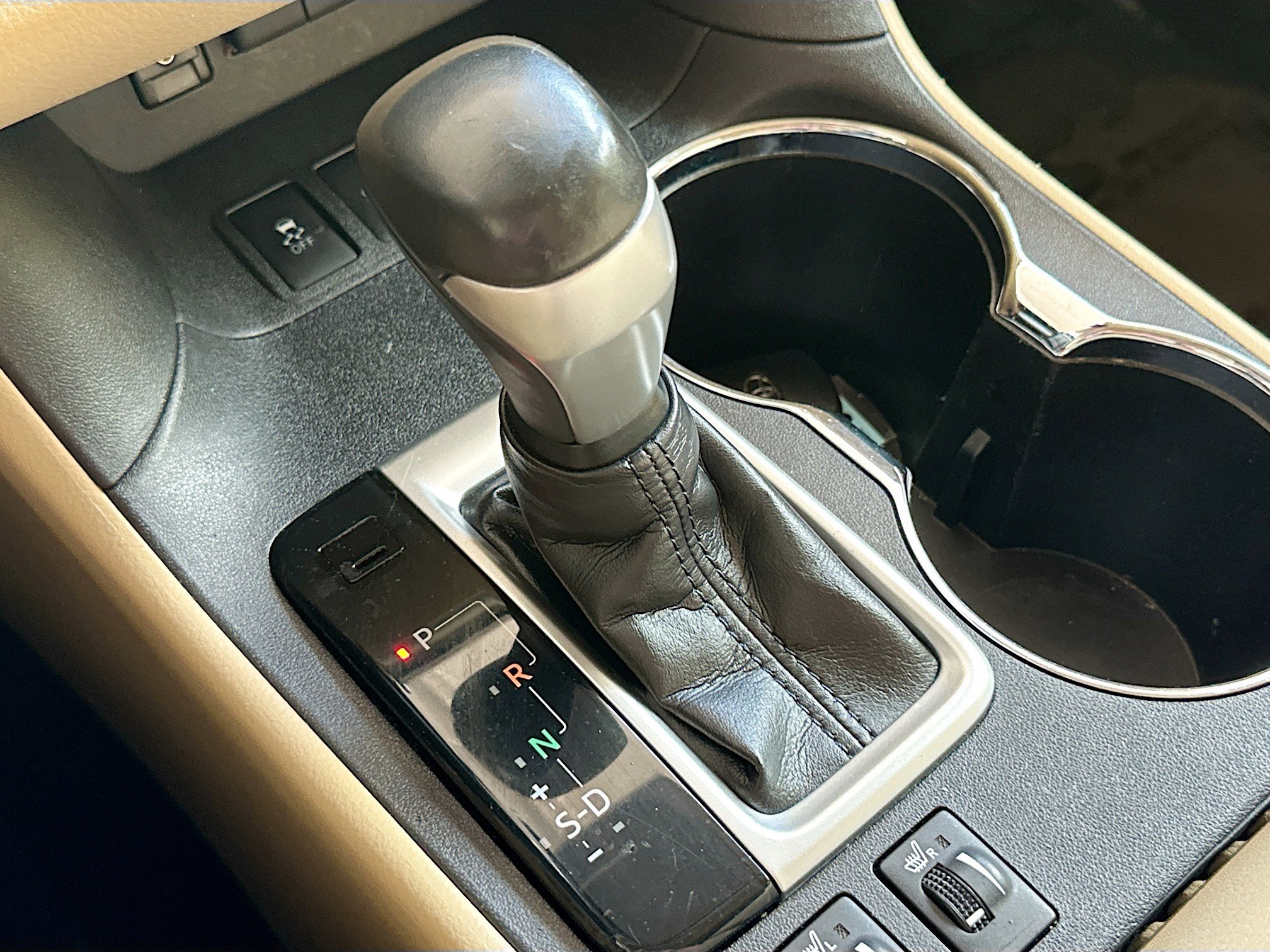 Used 2018 Toyota Highlander XLE image 17