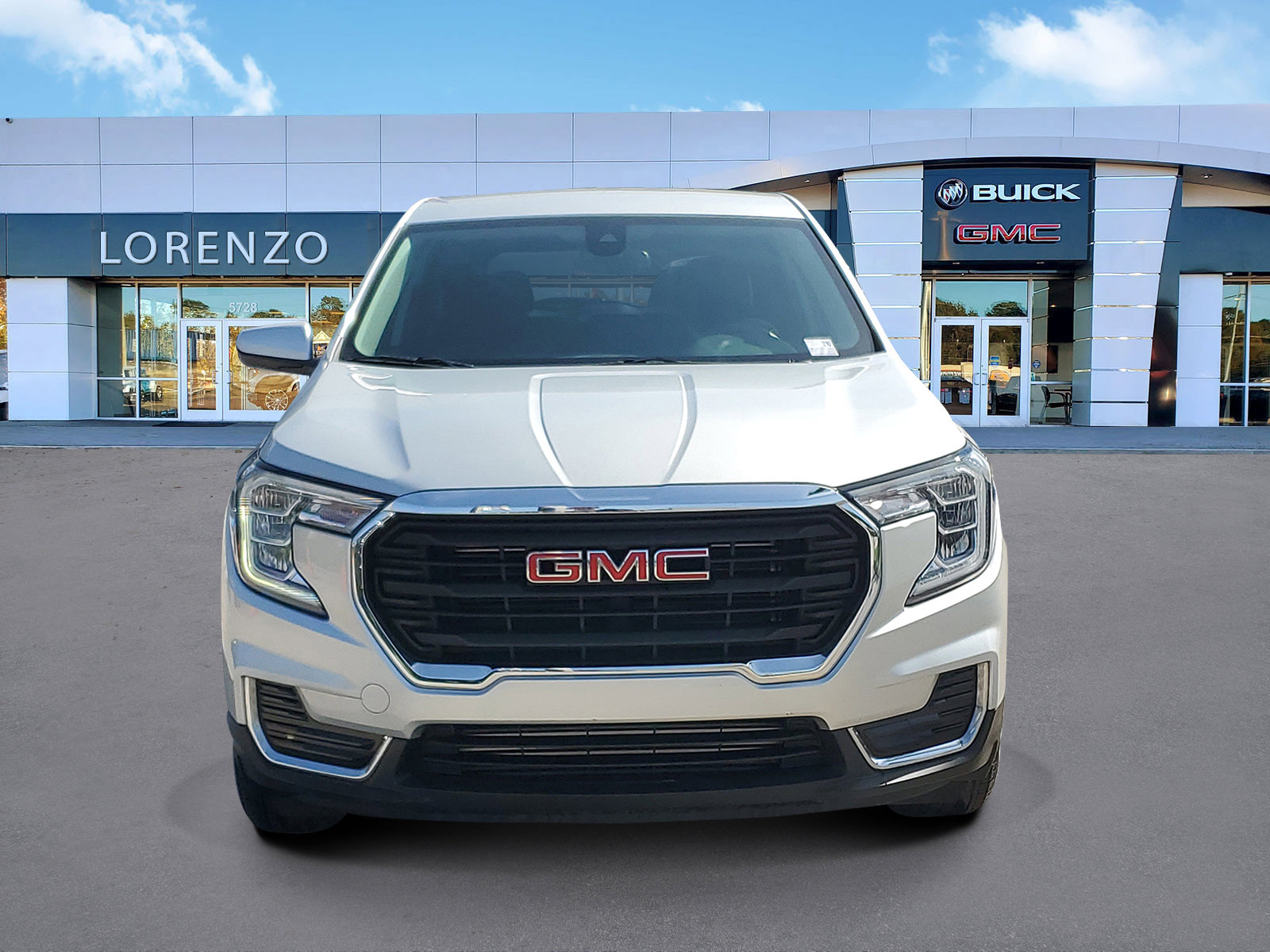 Used 2022 GMC Terrain SLE image 2