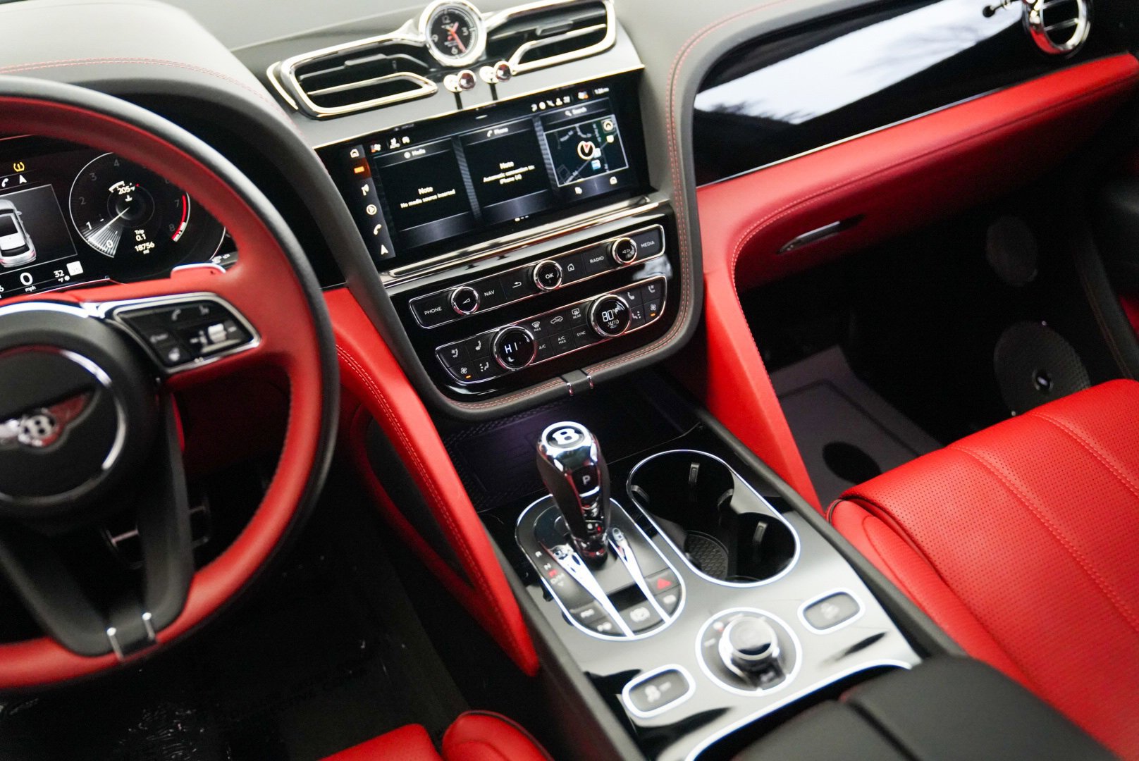 Used 2022 Bentley Bentayga image 69