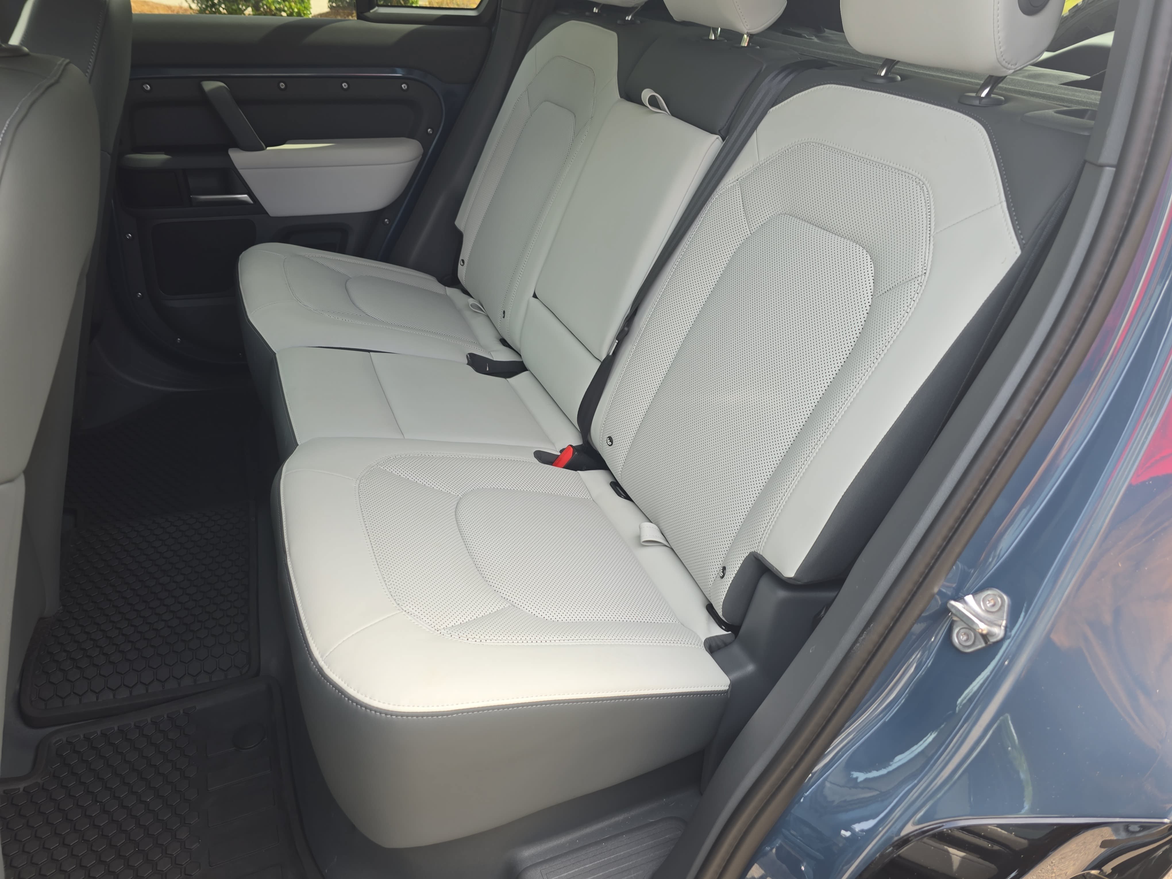 Certified 2025 Land Rover Defender 110 S AWD/4WD image 13