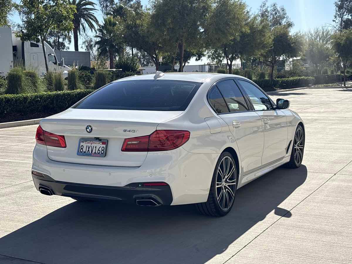 Used 2019 BMW 540i w/ M Sport Package image 3