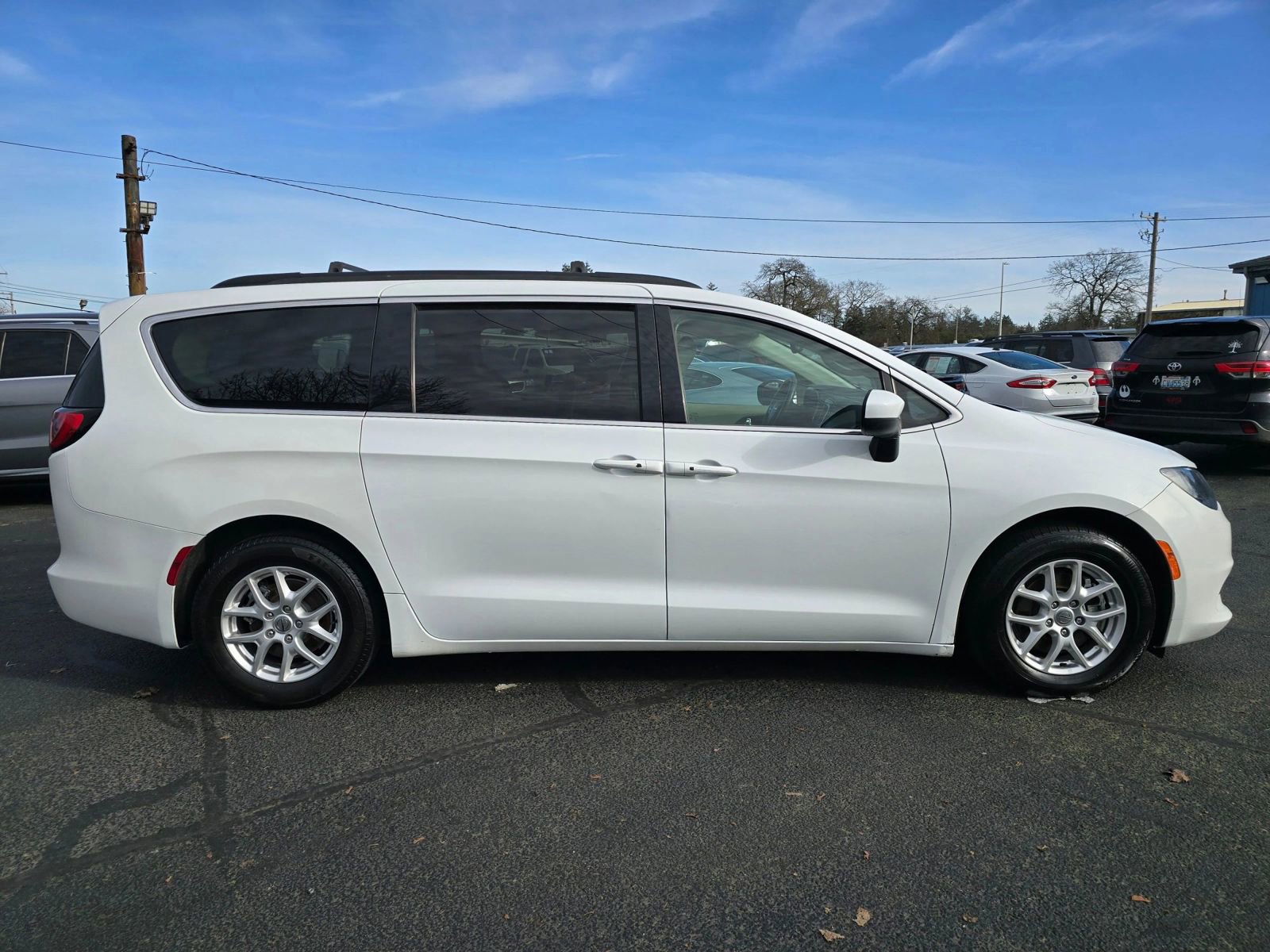Used 2021 Chrysler Voyager Lxi image 6
