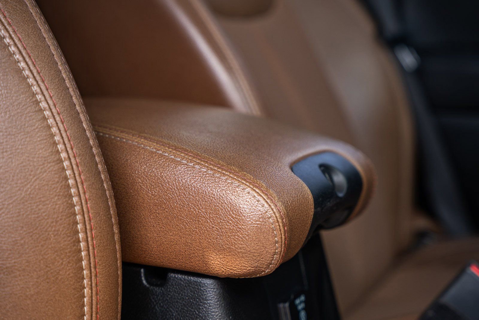 Used 2017 Jeep Wrangler Unlimited Sahara image 12