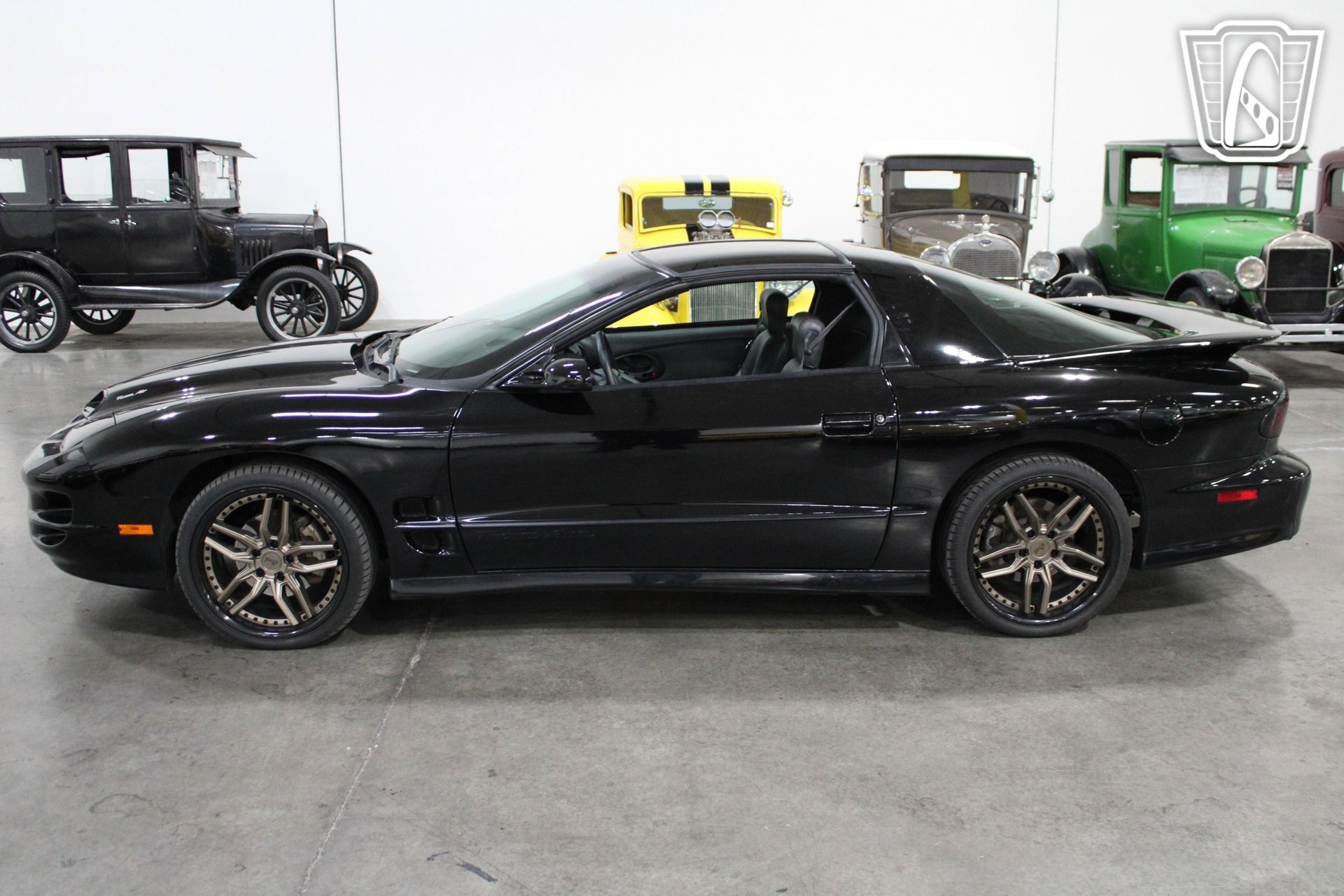 Used 1999 Pontiac Firebird Formula image 2