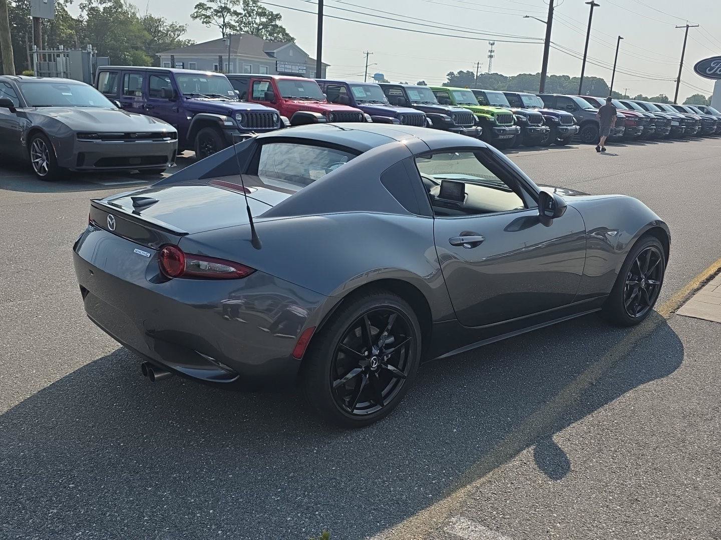 Used 2021 MAZDA MX-5 Miata RF Club RWD image 6