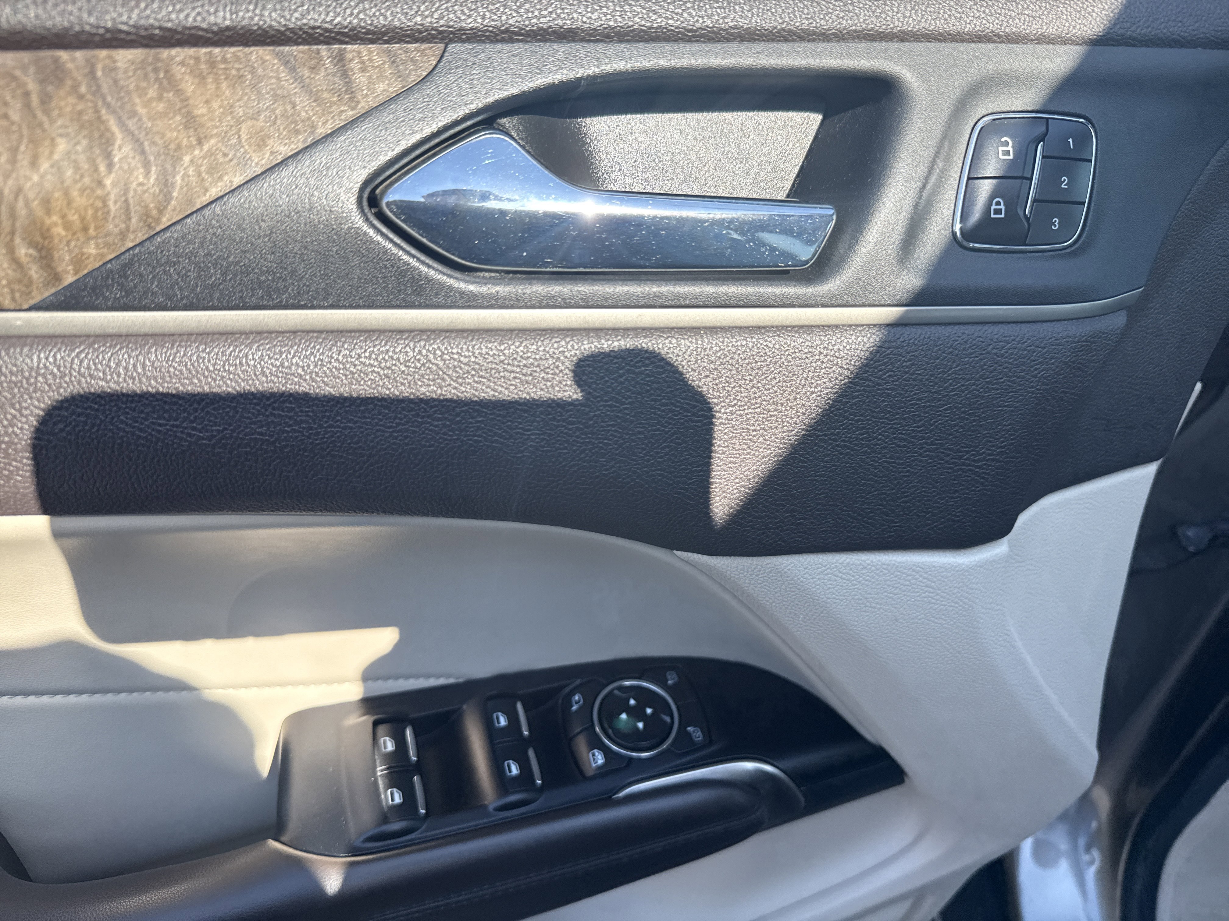 Used 2017 Lincoln MKC Reserve w/ Lincoln MKC Climate Package image 17