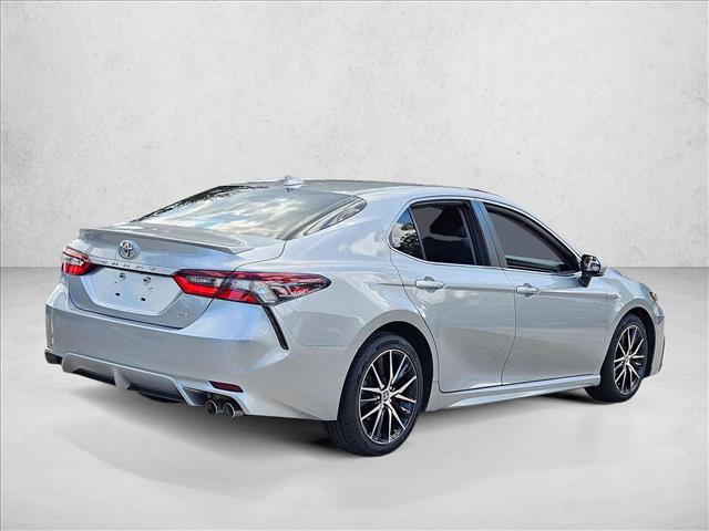 Used 2023 Toyota Camry SE FWD image 5