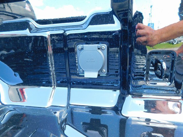 Used 2025 Chevrolet Colorado Z71 w/ Z71 Convenience Package 2 image 8