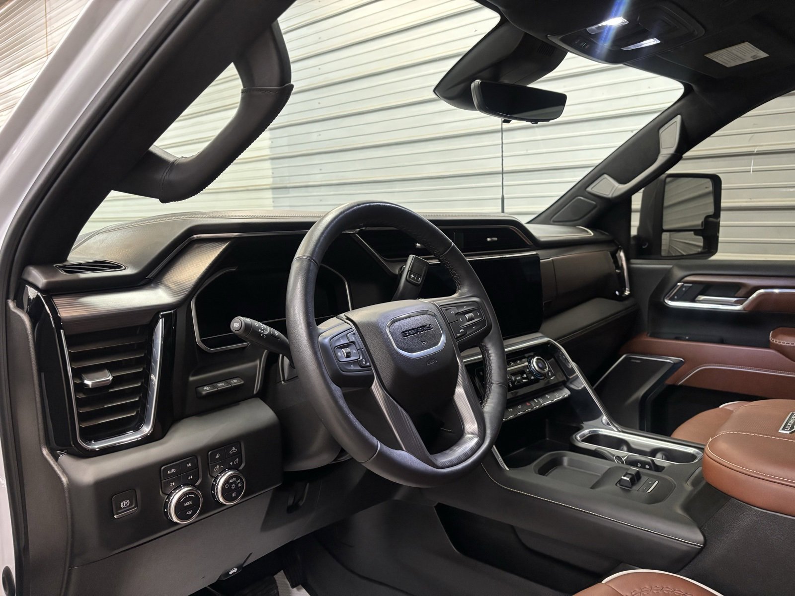 Used 2024 GMC Sierra 3500 Denali Ultimate image 12