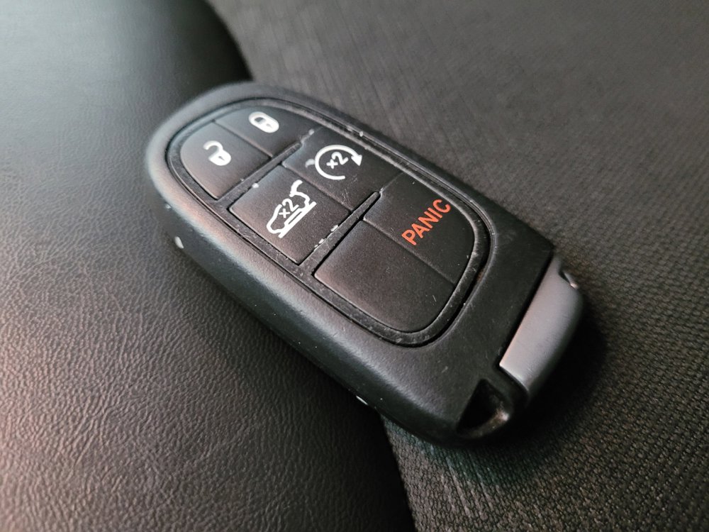 Used 2020 Jeep Cherokee Latitude Plus image 32