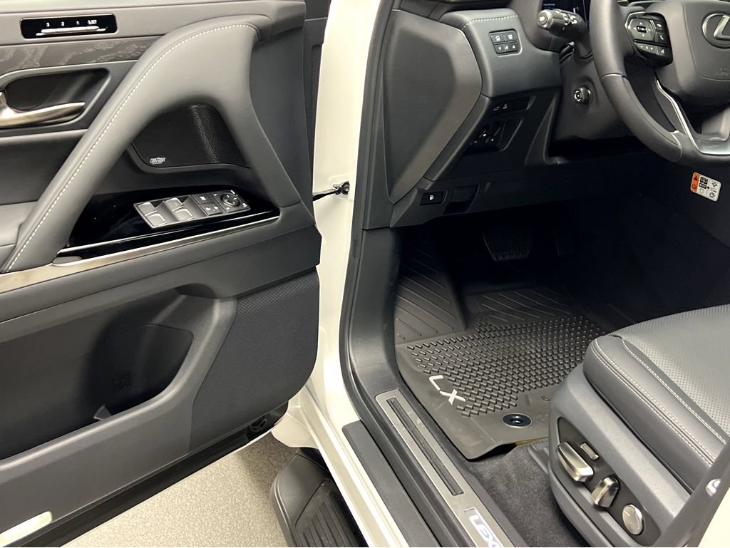New 2026 Lexus LX 700h Luxury w/ Appearance Package AWD/4WD image 8