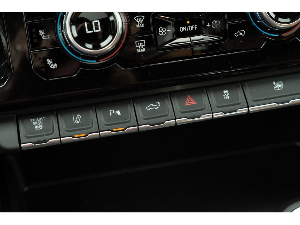 New 2026 GMC Sierra 3500 Denali Ultimate w/ LPO, Black Badging Package AWD/4WD image 28