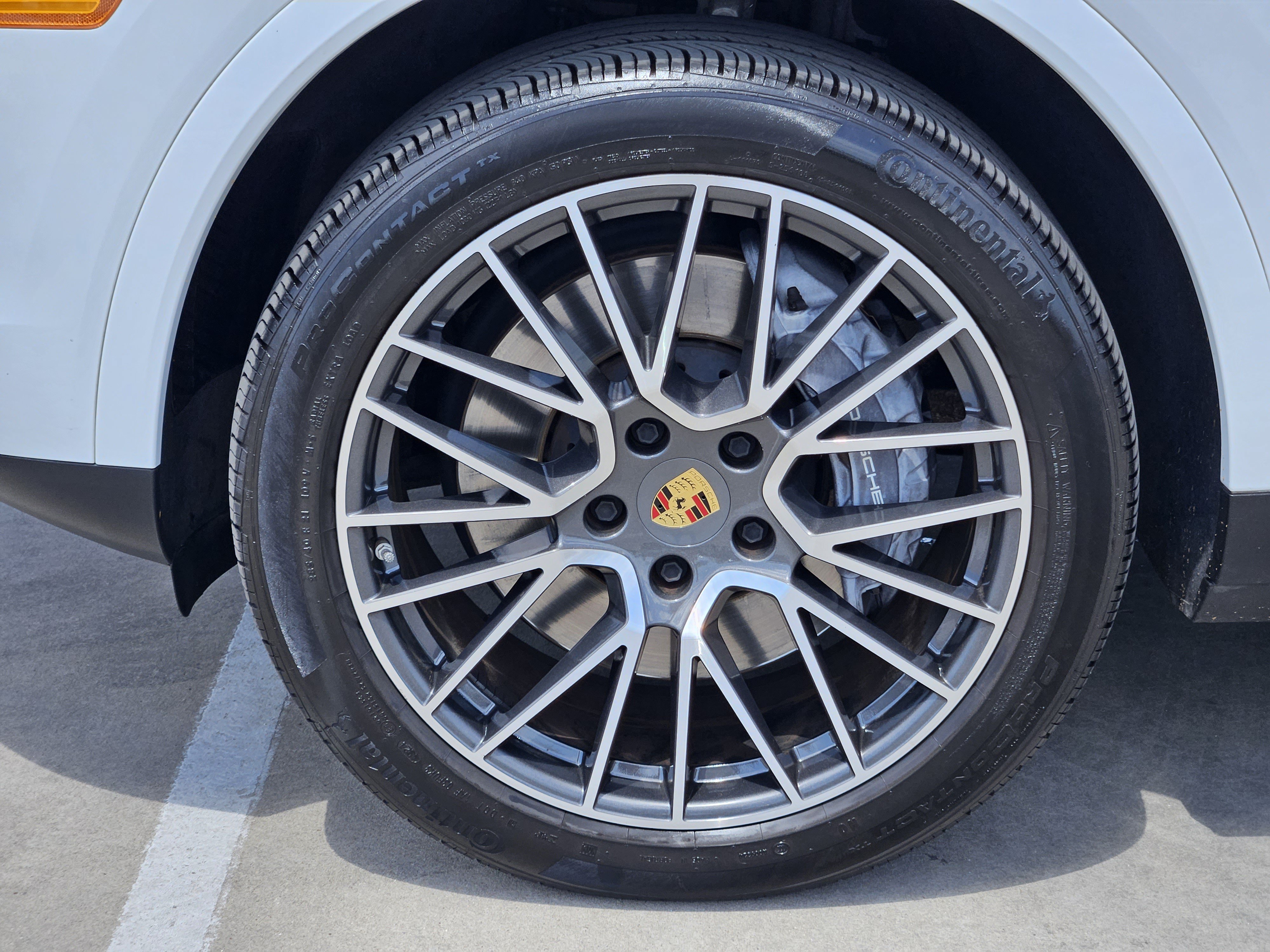 Certified 2023 Porsche Cayenne Platinum Edition AWD/4WD image 14