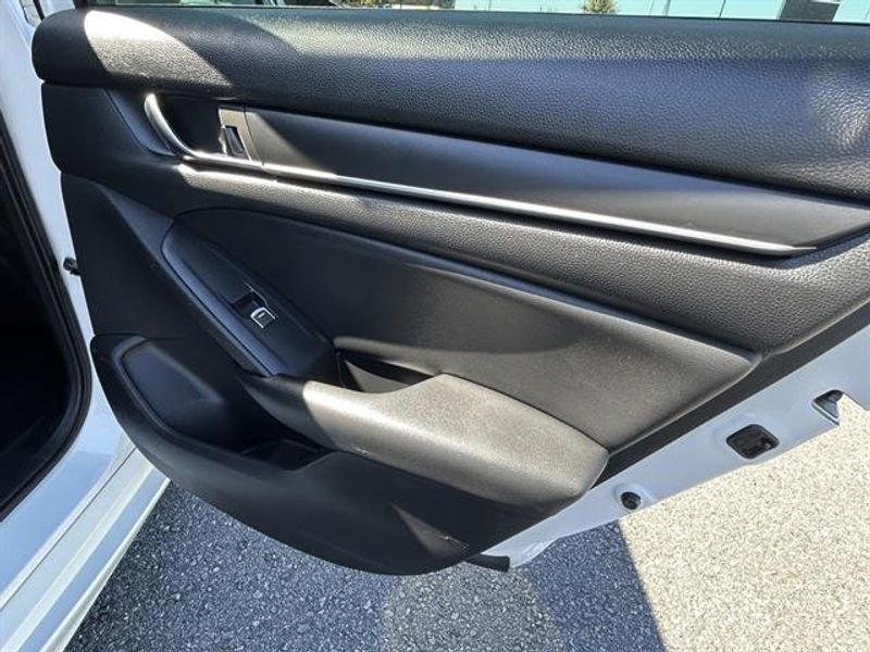 Used 2021 Honda Accord Sport image 21