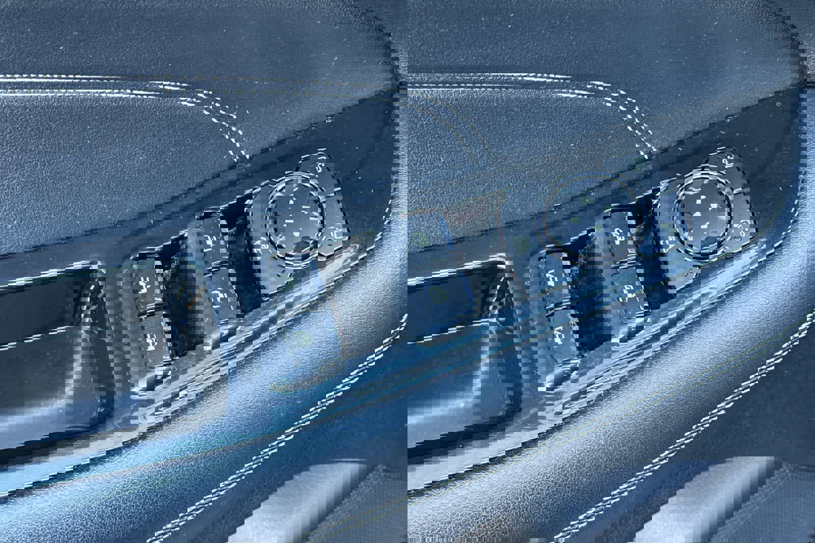 Used 2019 Ford Edge Titanium w/ Equipment Group 301A image 13