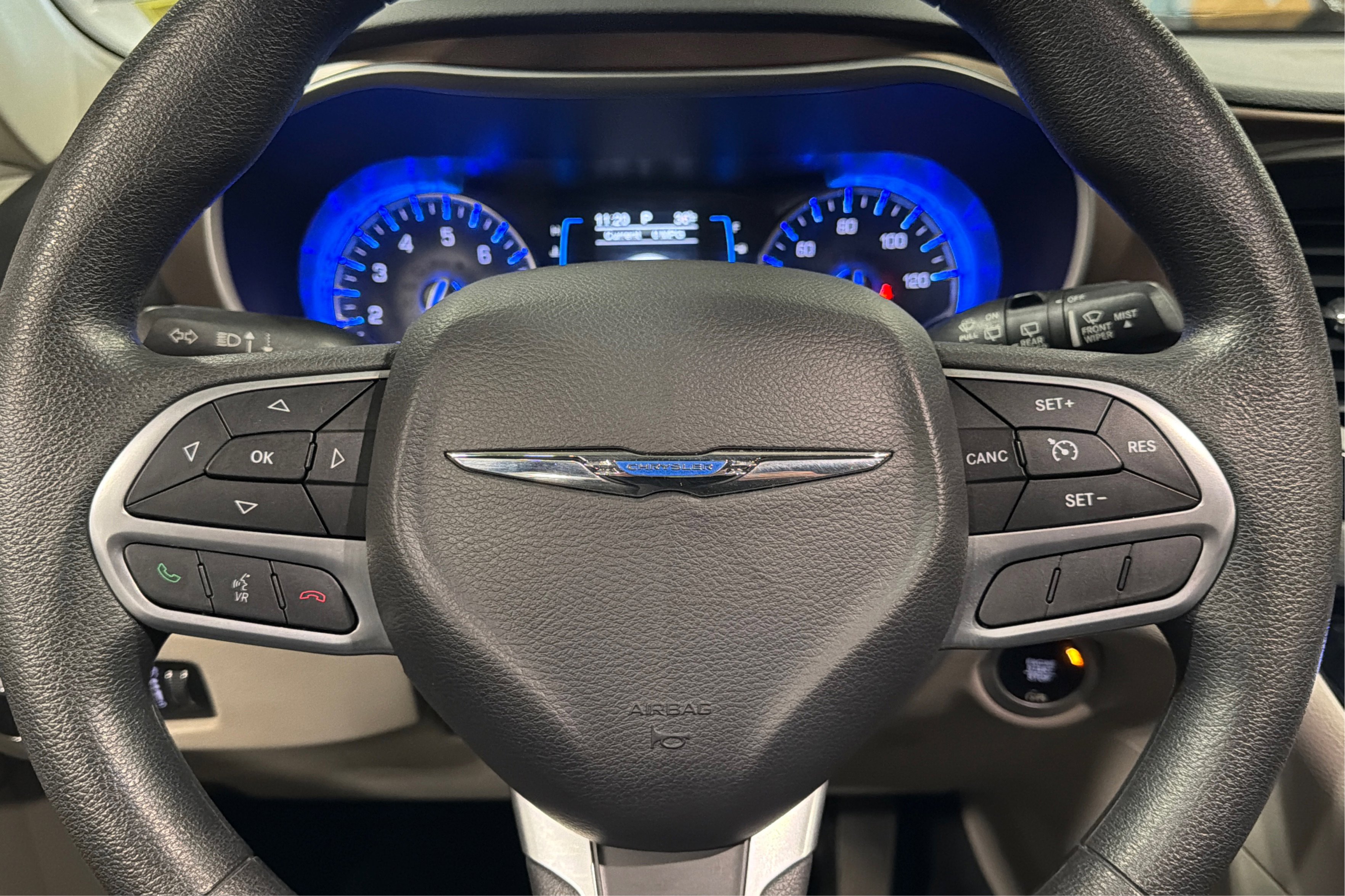 Used 2017 Chrysler Pacifica LX w/ Tire & Wheel Group FWD image 22