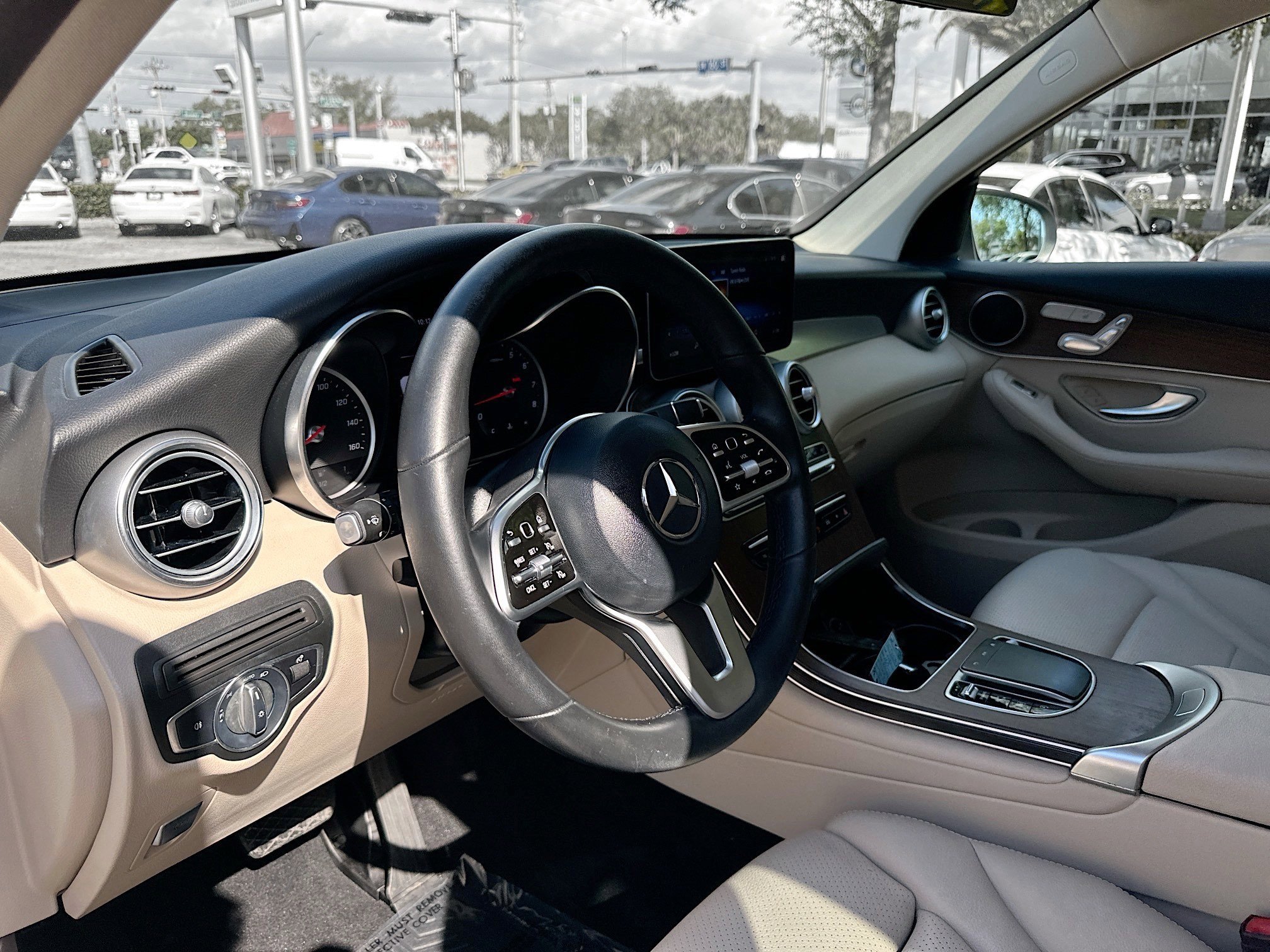 Used 2021 Mercedes-Benz GLC 300 image 9