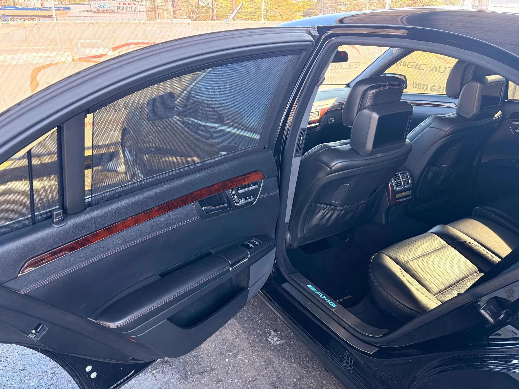 Used 2011 Mercedes-Benz S 63 AMG image 22