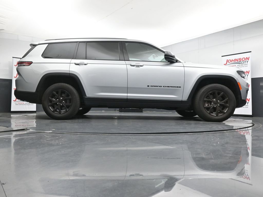 Used 2024 Jeep Grand Cherokee L Laredo AWD/4WD image 24
