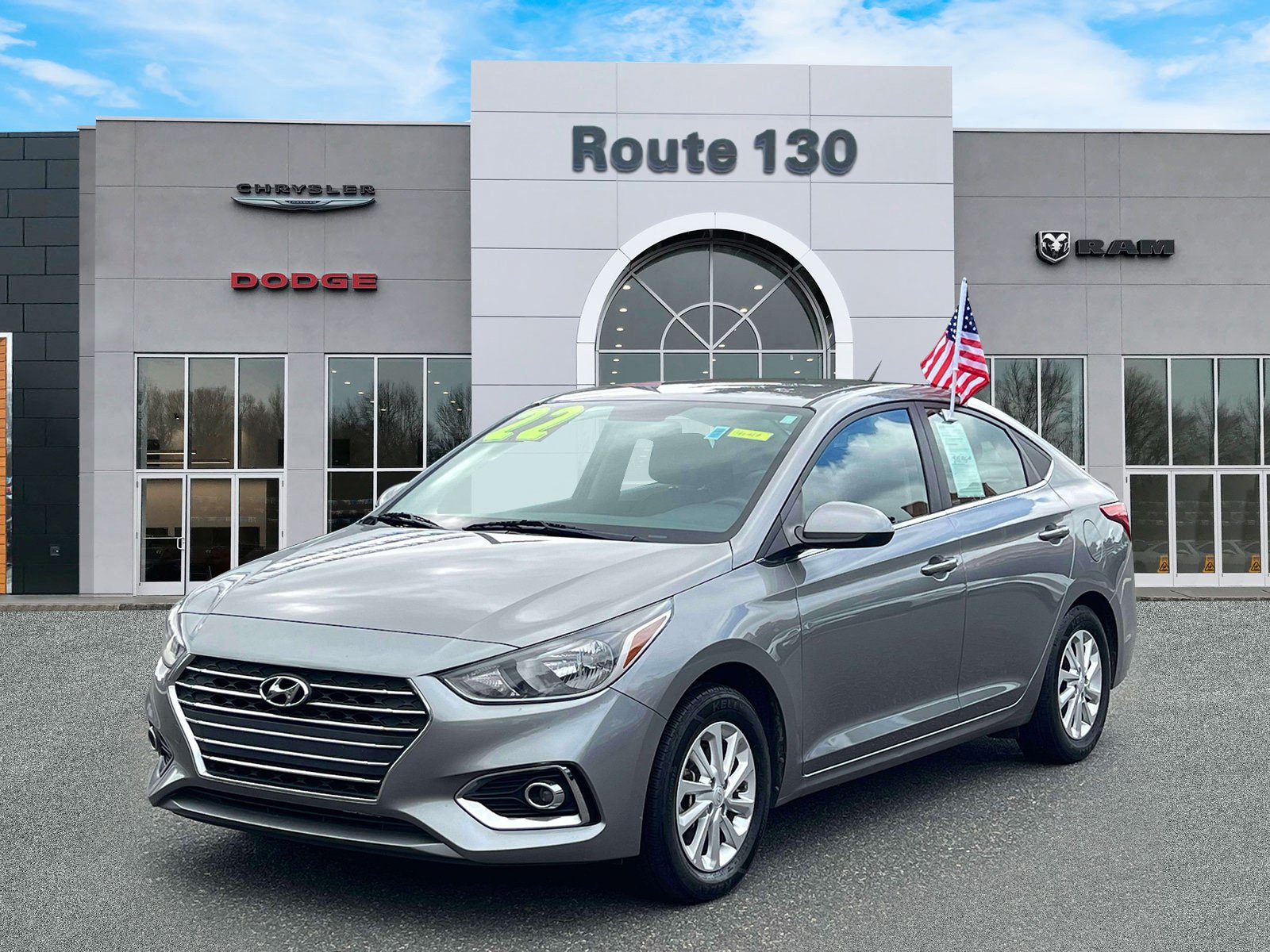 Used 2022 Hyundai Accent SEL FWD image 2