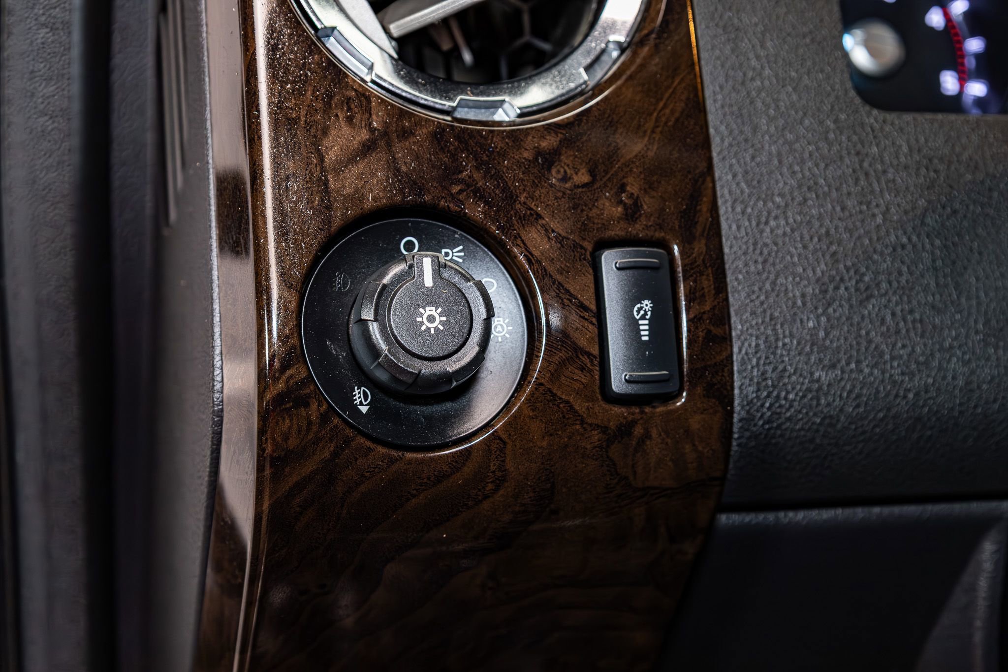 Used 2015 Ford F350 Platinum image 16