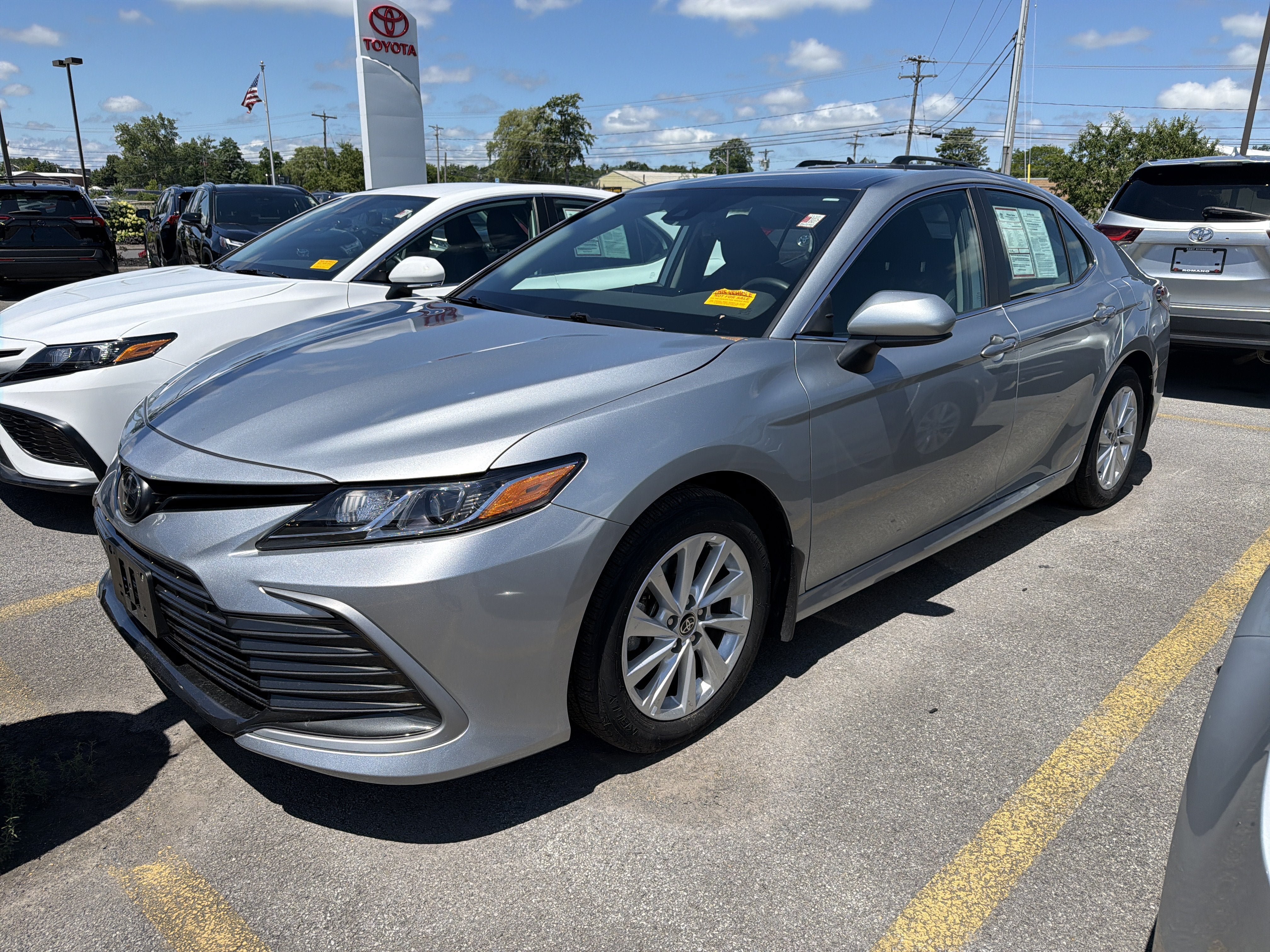 Used 2024 Toyota Camry LE FWD image 3