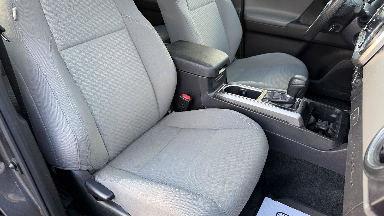 Used 2022 Toyota Tacoma SR5 image 30