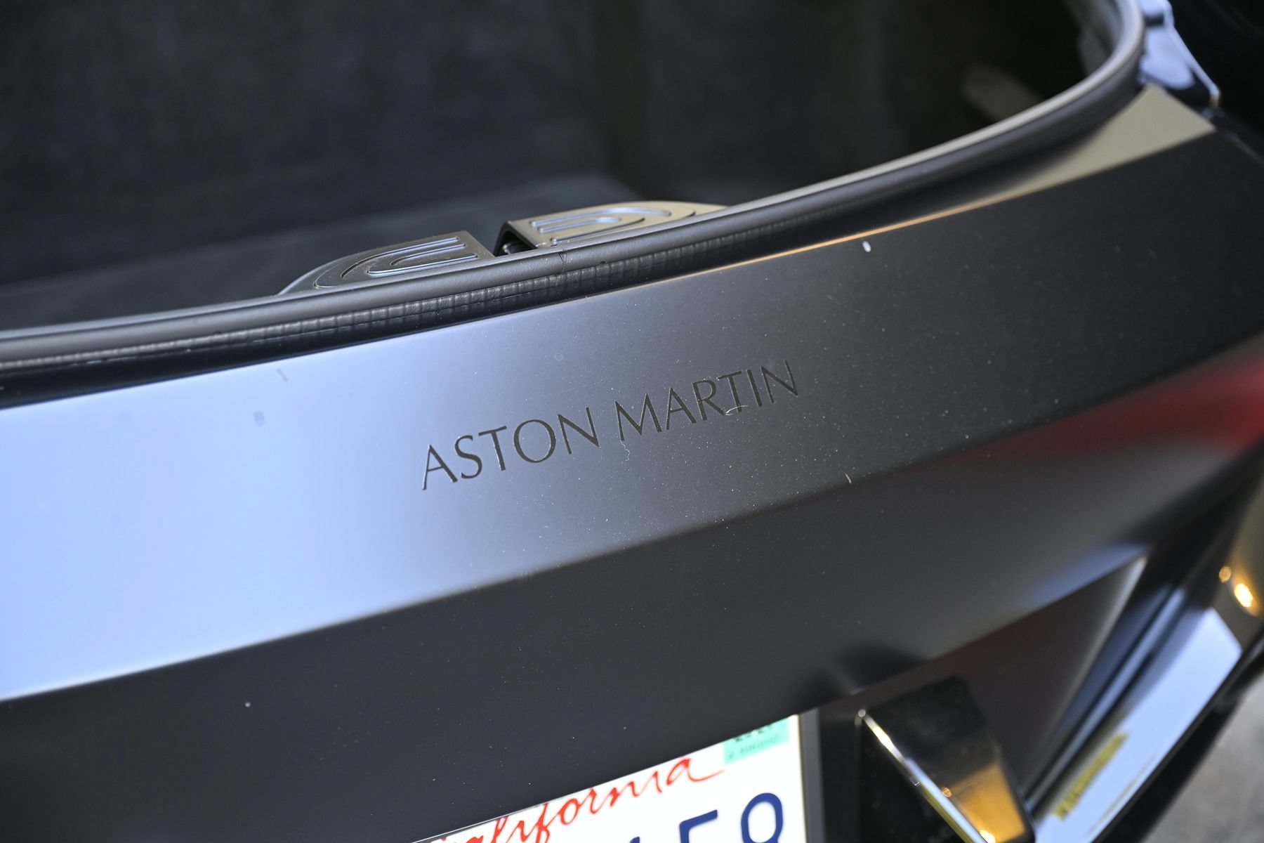 Used 2020 Aston Martin V8 Vantage Coupe RWD image 24