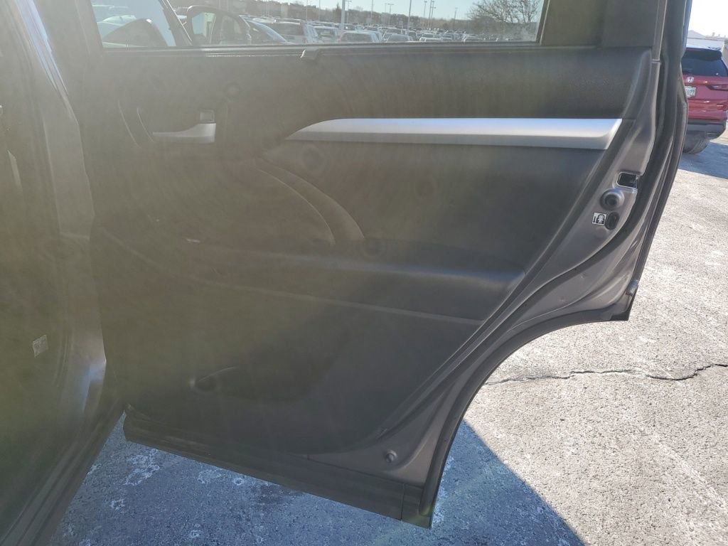 Used 2019 Toyota Highlander XLE image 30