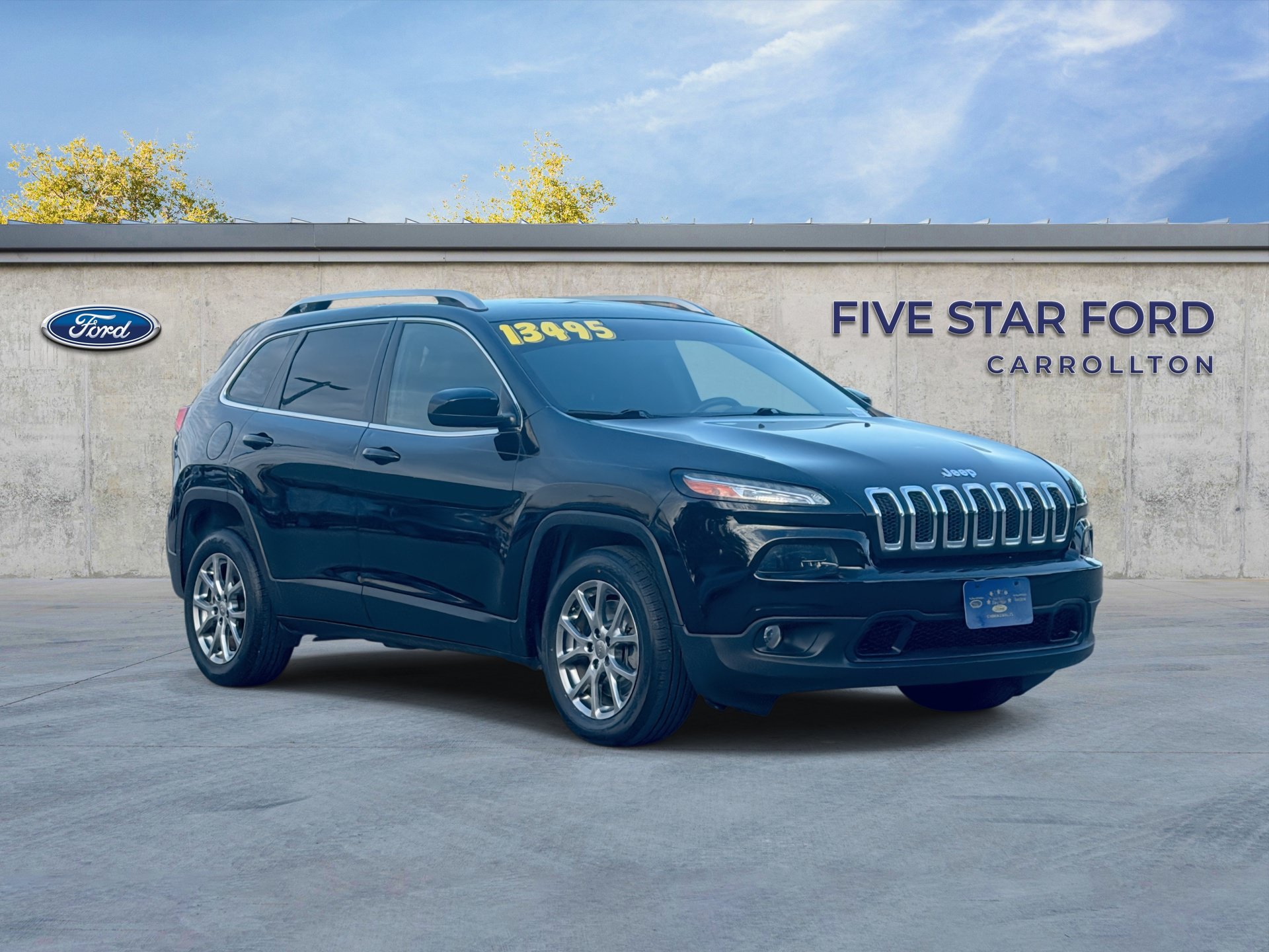 Used 2018 Jeep Cherokee Latitude Plus FWD image 1
