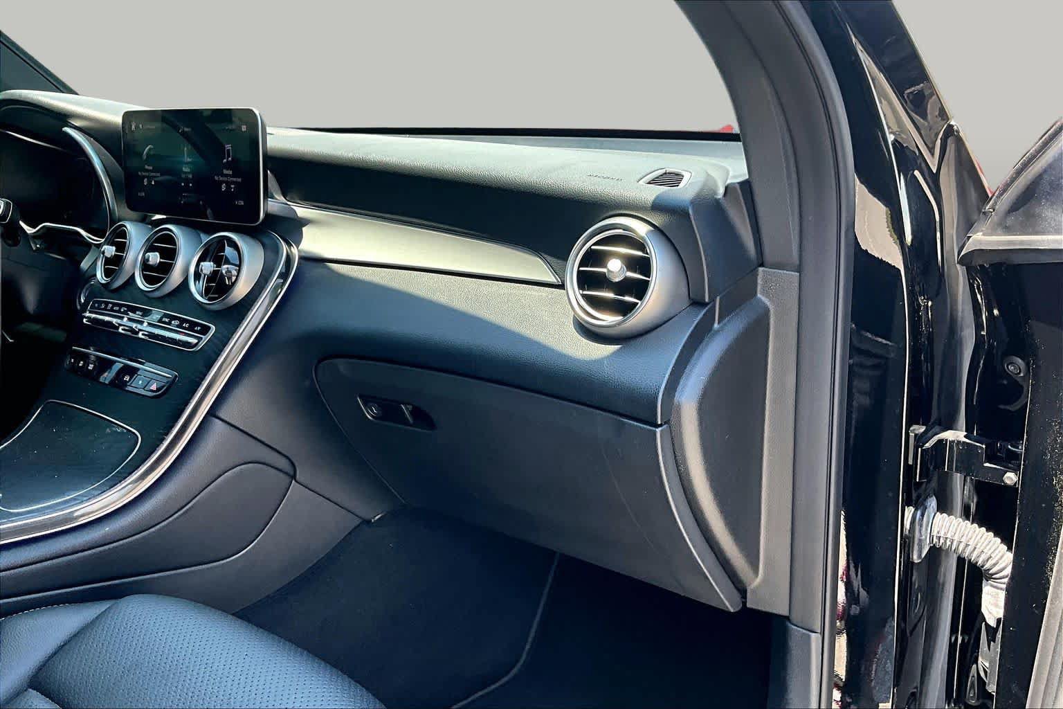 Used 2021 Mercedes-Benz GLC 300 image 19