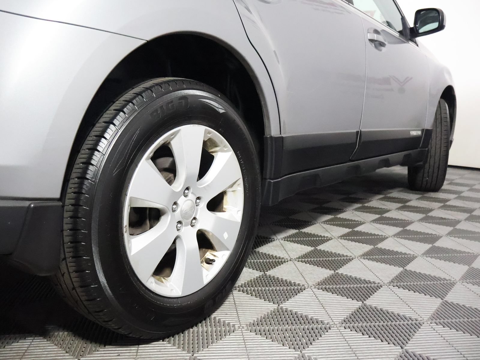 Used 2011 Subaru Outback 2.5i Limited w/ PWR Moonroof Pkg AWD/4WD image 13